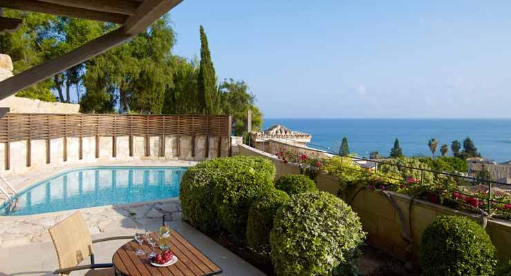 Columbia Beach Hotel