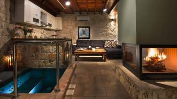 Palatoui, at Oinoessa