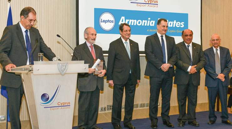 Leptos received Cyprus Export Award with Anastasiades and other industry stakeholders present