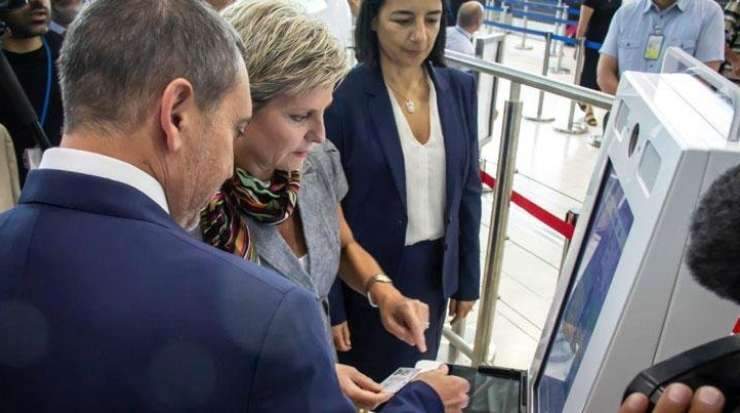 During the launch ceremony, Vassiliki Anastassiadou, minister, transport, communications and works, tested the kiosks
