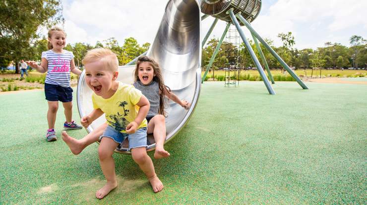 METRO Supermarkets Delivers Two Playgrounds