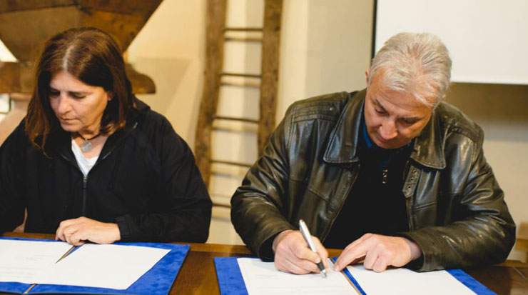 From Left: Guy and Anayiotis signed the protocol at Cyprus Wine Museum
