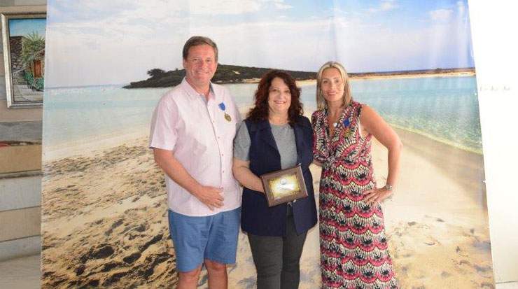 Tofini Tsantila (centre) thanked the Kays for their long-term loyalty to Ayia Napa 