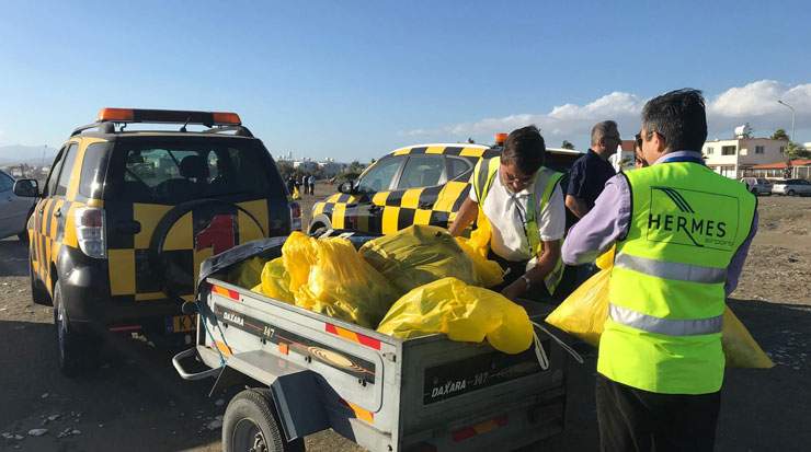 Clean-up event in Pervolia